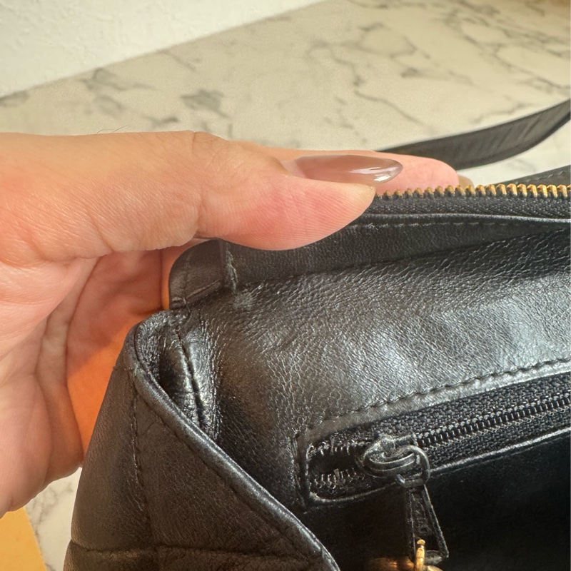 chanel黑菱格拉鏈方形肩背包-49