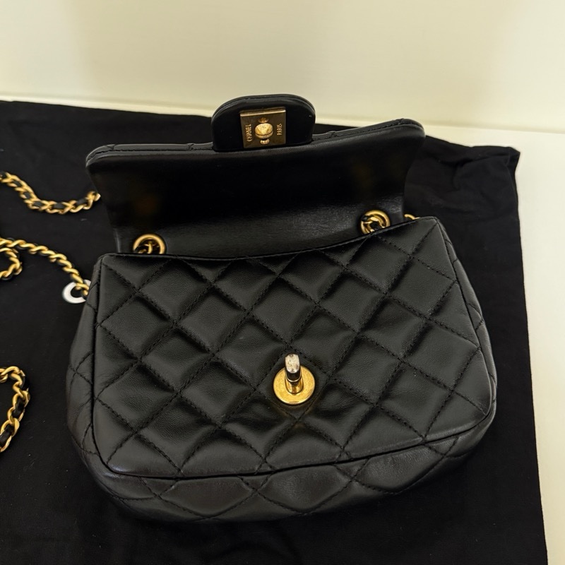 Chanel 2022年愛心琺瑯方胖-3