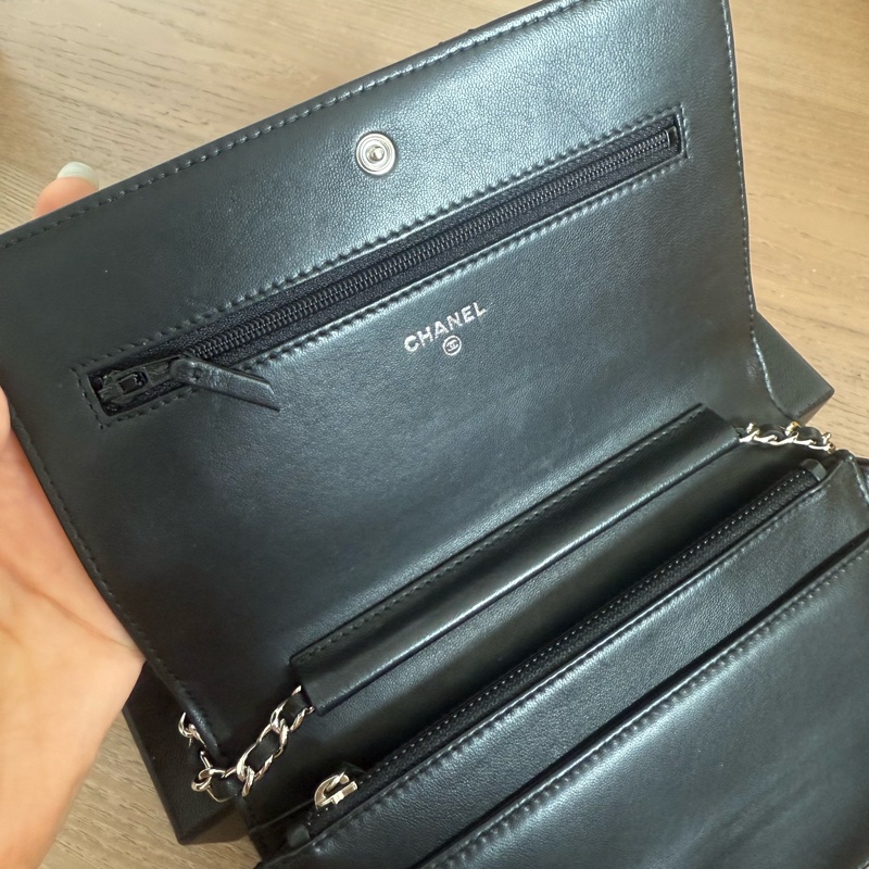 Chanel wallet on chain-3