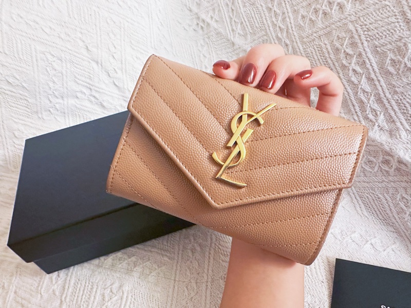 YSL經典款✨鮭魚仙女粉荔枝牛皮卡夾錢包-0