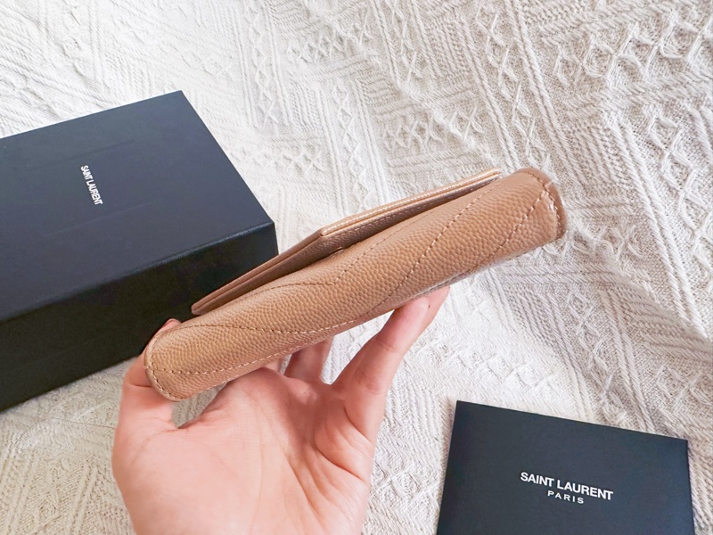 YSL經典款✨鮭魚仙女粉荔枝牛皮卡夾錢包-7