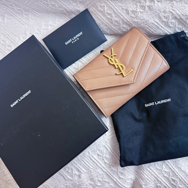 YSL經典款✨鮭魚仙女粉荔枝牛皮卡夾錢包-19