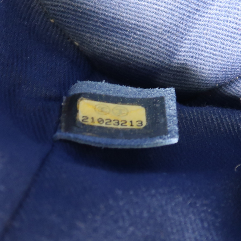 CHANEL 牛皮皮革Shoulder Bag銀扣肩背袋-6