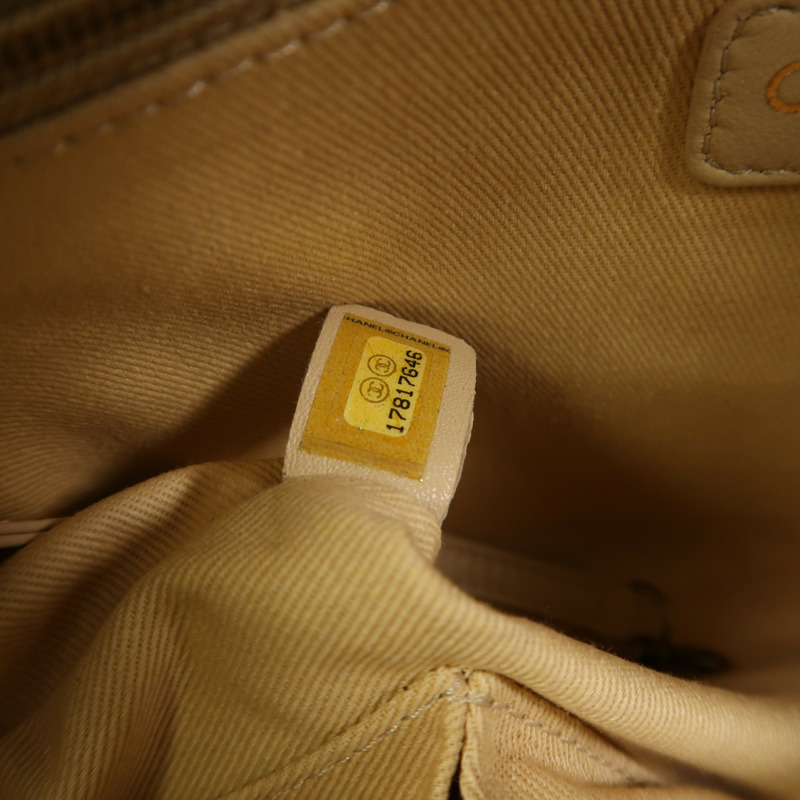 CHANEL 牛皮皮革Boy 30鏈帶肩背袋-6