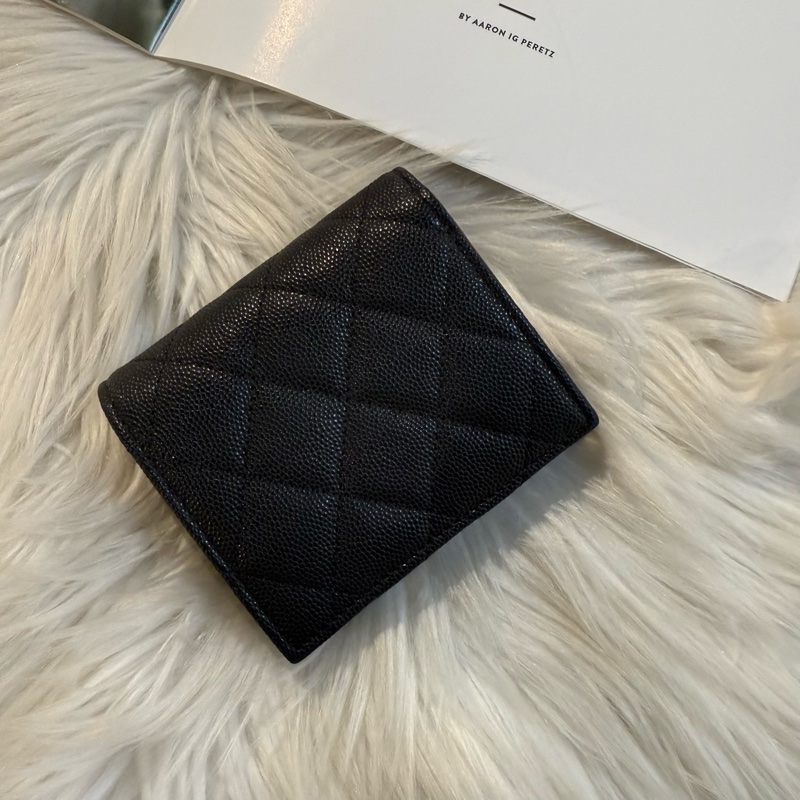 全新 香奈兒 經典雙C魚子醬對折短夾-6