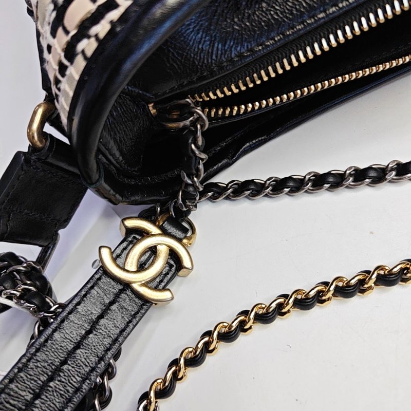 CHANEL GABRIELLE米色牛皮肩背包斜背包 金色銀色五金 28開-12