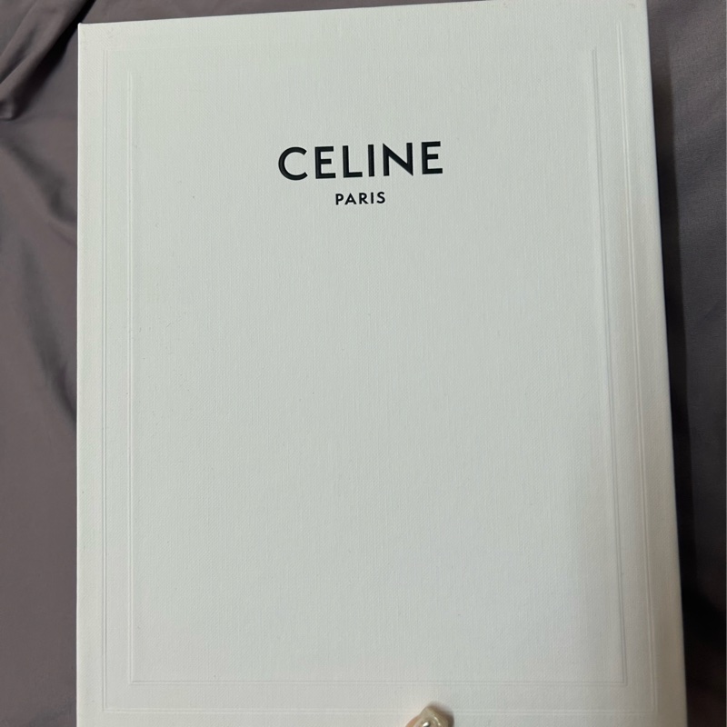 celine圓餅包 9.9成近全新-8