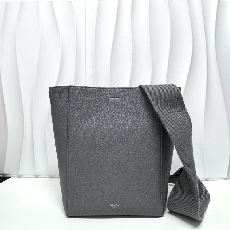 Celine / 賽琳 Sangle小號水桶-5