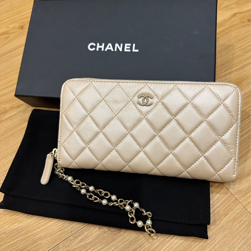 🎄冬日質感 聖誕 CHANEL 香奈兒 香檳金 小羊皮 珍珠鏈條 拉鍊長夾 喜歡來議價❤️-0