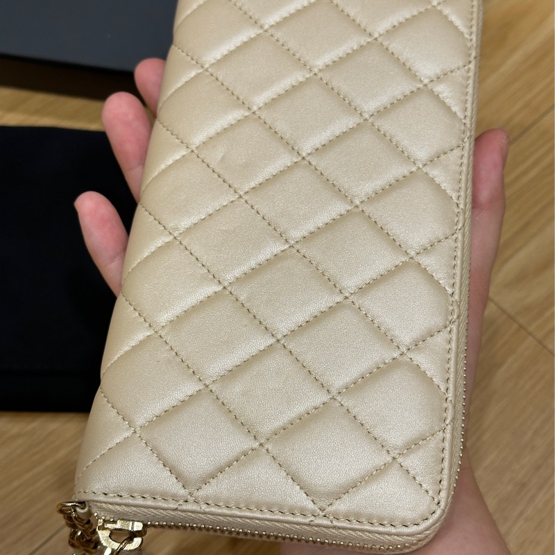 🎄冬日質感 聖誕 CHANEL 香奈兒 香檳金 小羊皮 珍珠鏈條 拉鍊長夾 喜歡來議價❤️-12