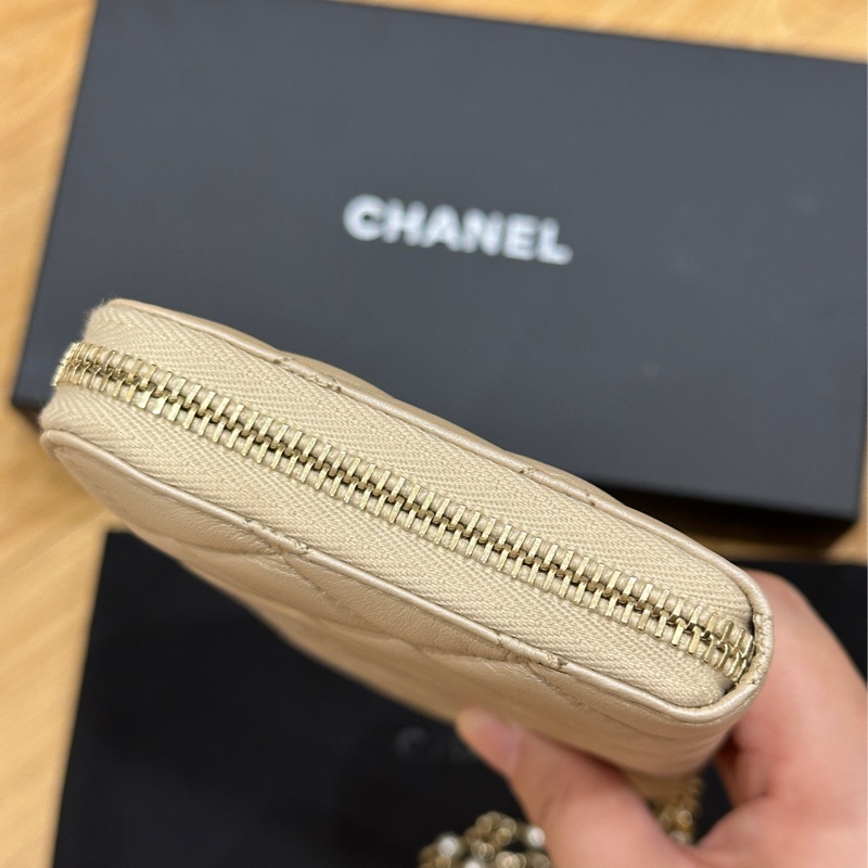 🎄冬日質感 聖誕 CHANEL 香奈兒 香檳金 小羊皮 珍珠鏈條 拉鍊長夾 喜歡來議價❤️-17