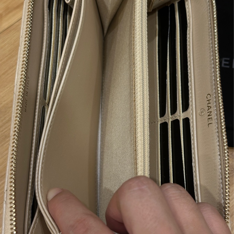 🎄冬日質感 聖誕 CHANEL 香奈兒 香檳金 小羊皮 珍珠鏈條 拉鍊長夾 喜歡來議價❤️-22