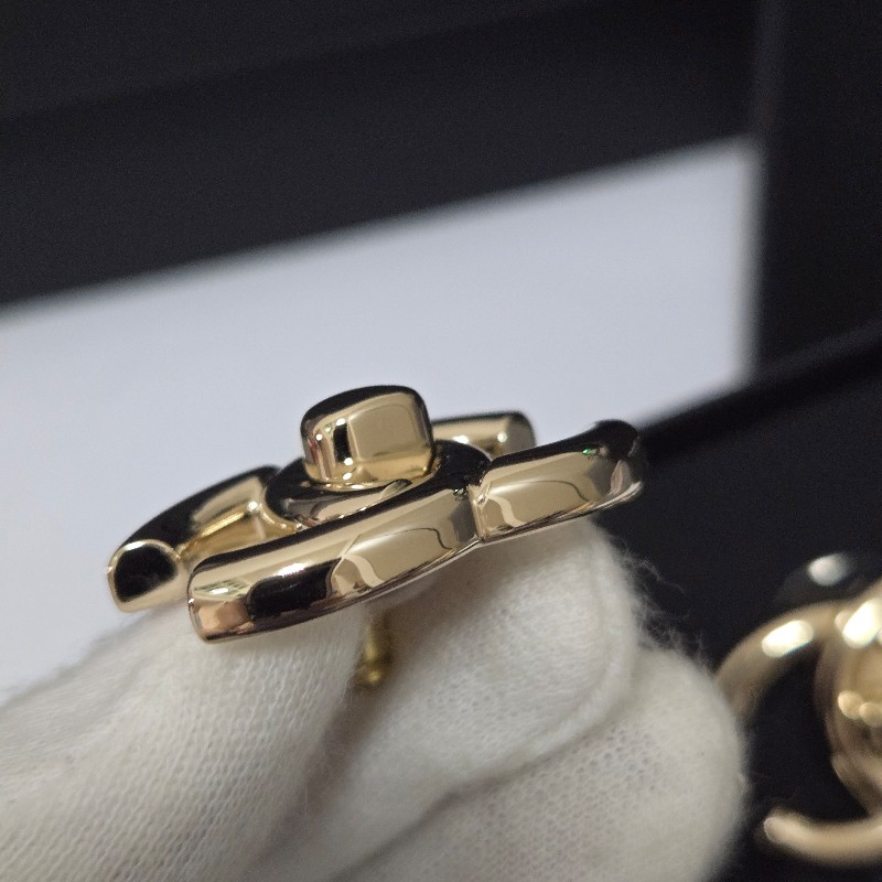 香奈兒 Chanel 書包釦金色雙C logo 耳環-10