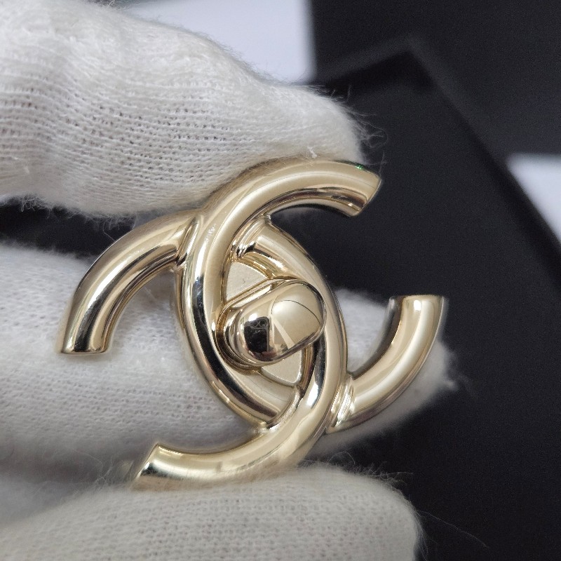 香奈兒 Chanel 書包釦金色雙C logo 耳環-11