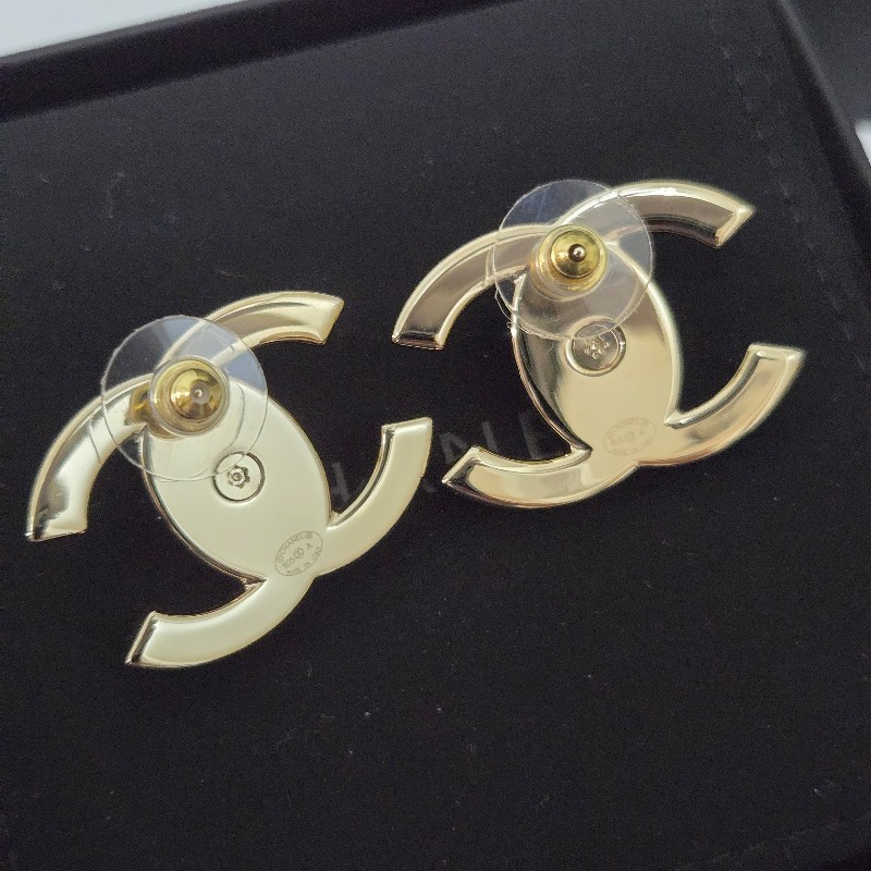 香奈兒 Chanel 書包釦金色雙C logo 耳環-14