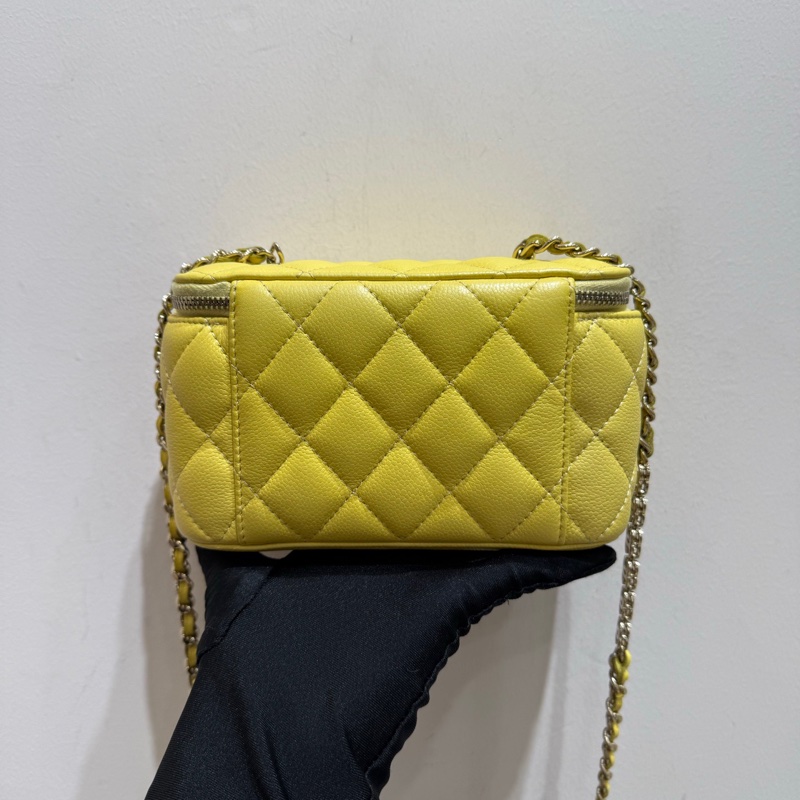 Chanel Vanity case 化妝長盒子單肩包 小雞黃淺金扣魚子醬牛皮-2