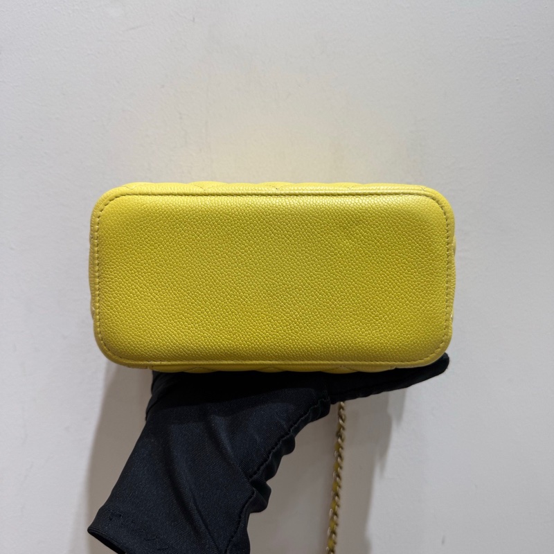 Chanel Vanity case 化妝長盒子單肩包 小雞黃淺金扣魚子醬牛皮-9