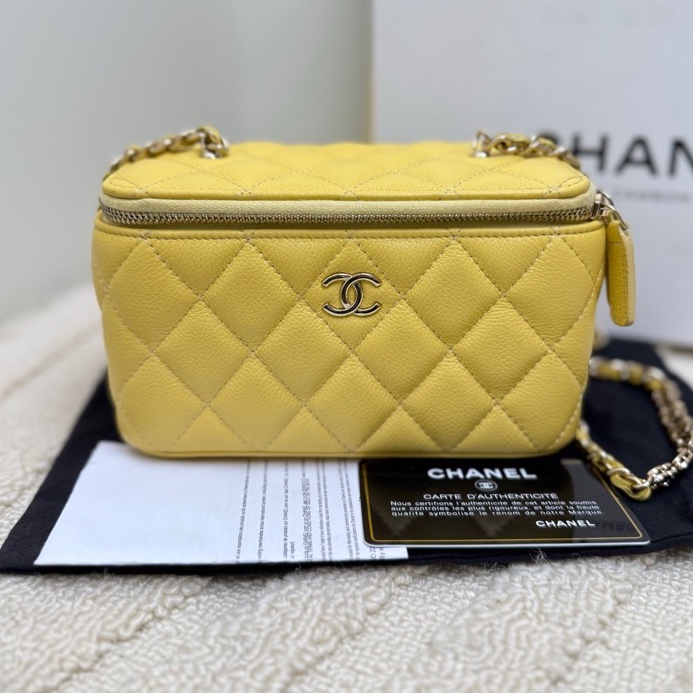 Chanel Vanity case 化妝長盒子單肩包 小雞黃淺金扣魚子醬牛皮-11