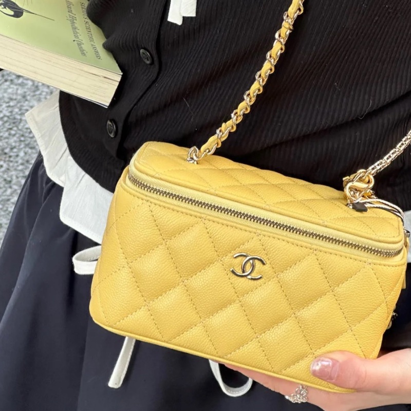 Chanel Vanity case 化妝長盒子單肩包 小雞黃淺金扣魚子醬牛皮-5