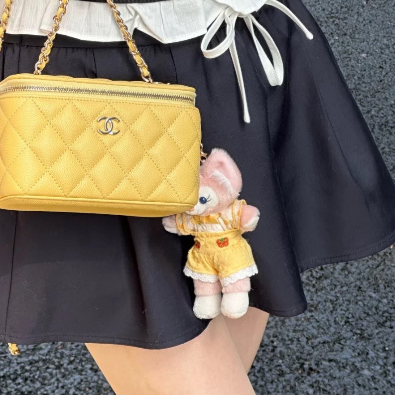 Chanel Vanity case 化妝長盒子單肩包 小雞黃淺金扣魚子醬牛皮-6