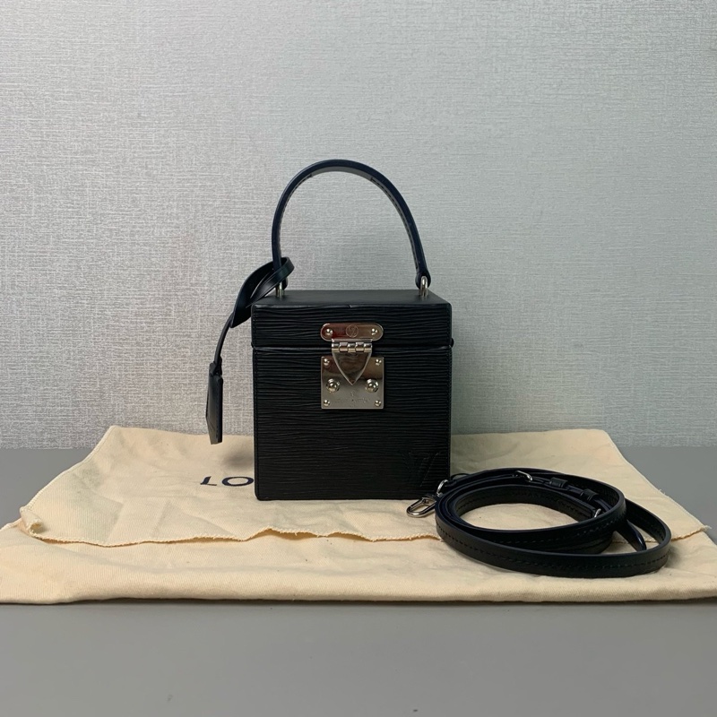 Louis Vuitton 黑銀水波紋 Bleecker Box 秀款 簡約高級的絕配🖤-1