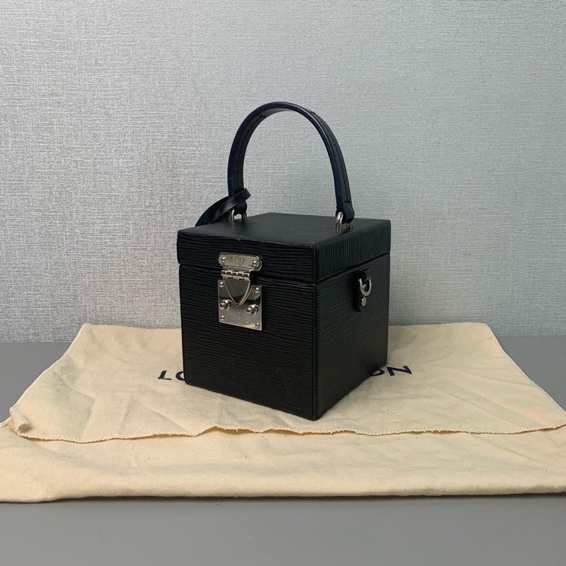 Louis Vuitton 黑銀水波紋 Bleecker Box 秀款 簡約高級的絕配🖤-3