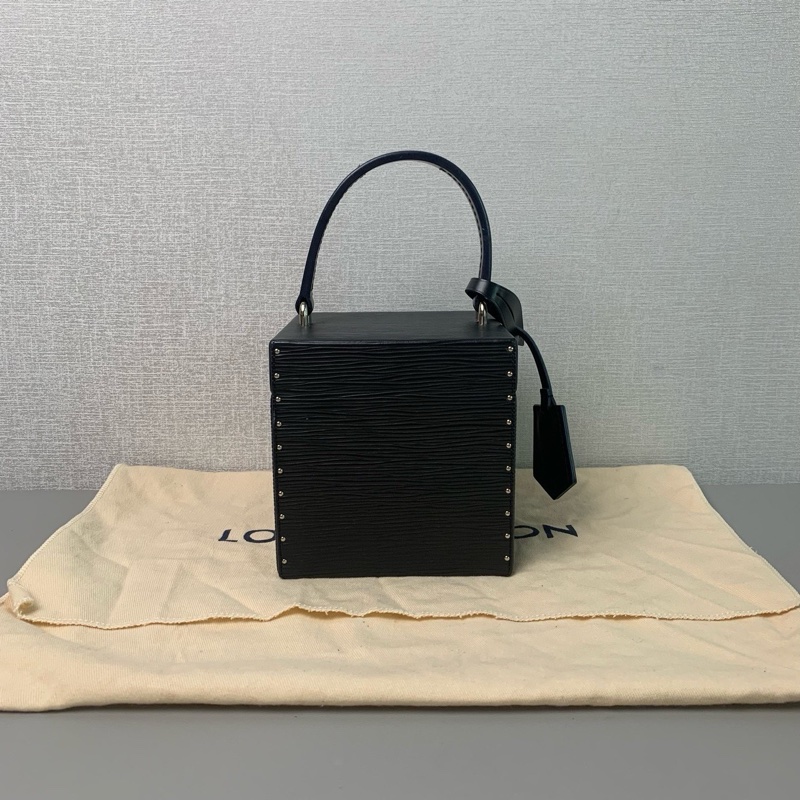 Louis Vuitton 黑銀水波紋 Bleecker Box 秀款 簡約高級的絕配🖤-4