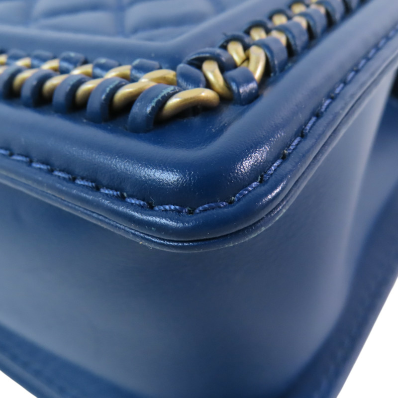 CHANEL 羊皮皮革Boy 25 With Handel金扣鏈帶肩背袋-13