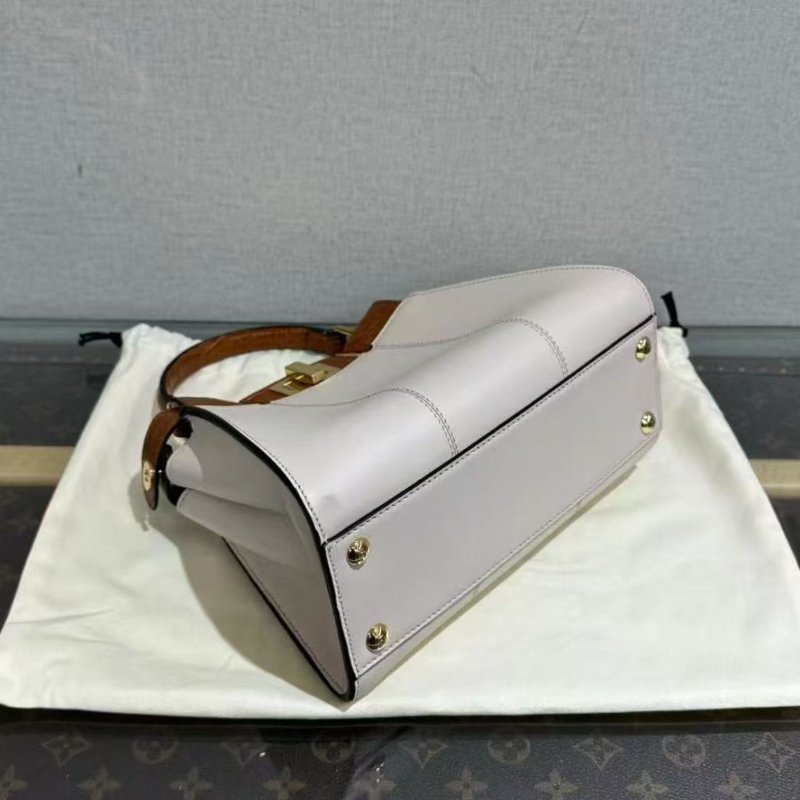 ✨FENDI peekaboo鱷魚壓紋手提斜背包23*17*10 99新配件塵袋-2