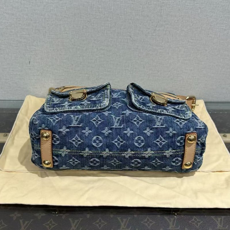 ✨LV 牛仔 baggy金扣肩背腋下包 30*20*11 99新配件塵袋-2