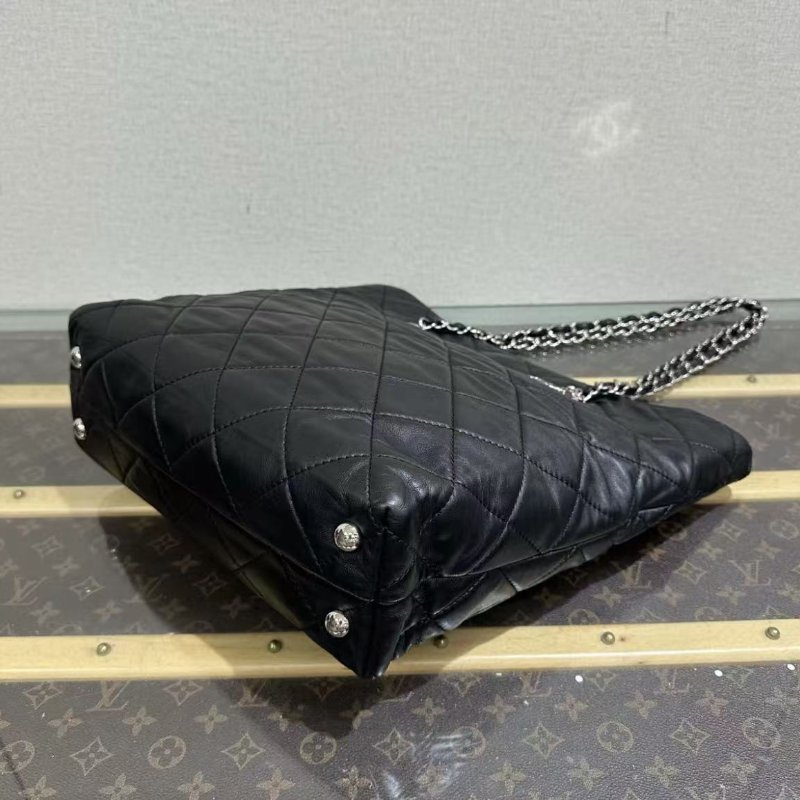 ✨CHANEL 黑銀菱格紋手提肩背包 30*34*10 98新配件塵袋-4