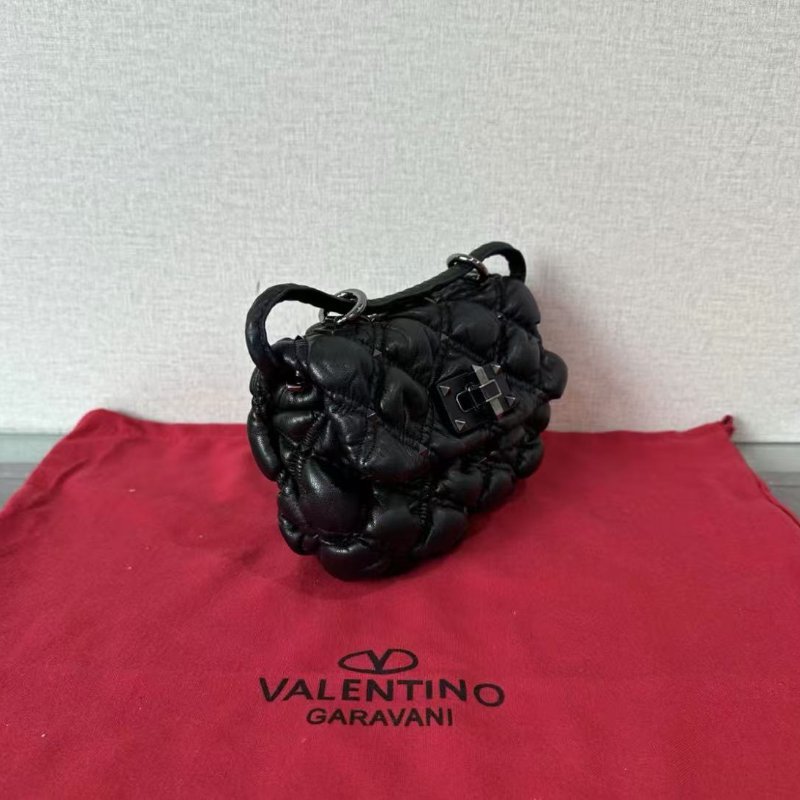 ✨VALENTINO 經典鉚釘肩背斜背包21*12*5 98新配件塵袋盒子-1