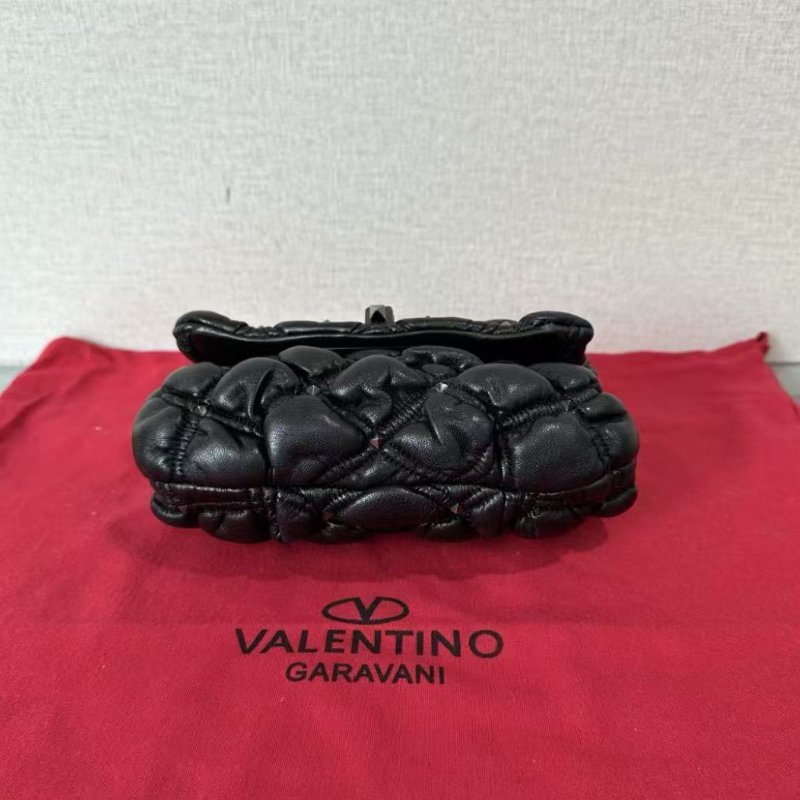 ✨VALENTINO 經典鉚釘肩背斜背包21*12*5 98新配件塵袋盒子-3