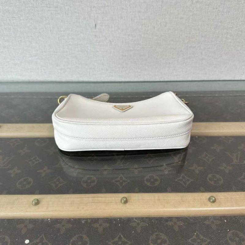 ✨PRADA 白色十字紋牛皮三合一 mini肩背斜背包 18*9*5 99新配件塵袋-3