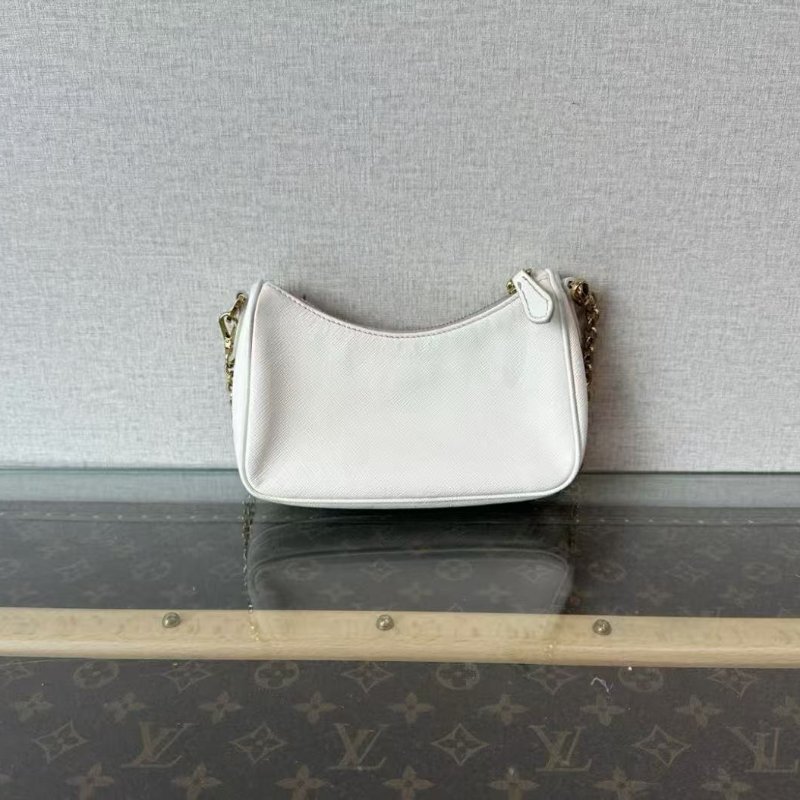 ✨PRADA 白色十字紋牛皮三合一 mini肩背斜背包 18*9*5 99新配件塵袋-5