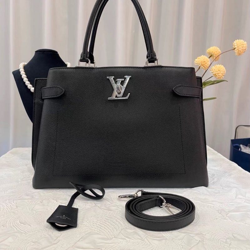 LV Lockme Day 黑色全皮手提肩背包31*24*16 99新配件塵袋-0