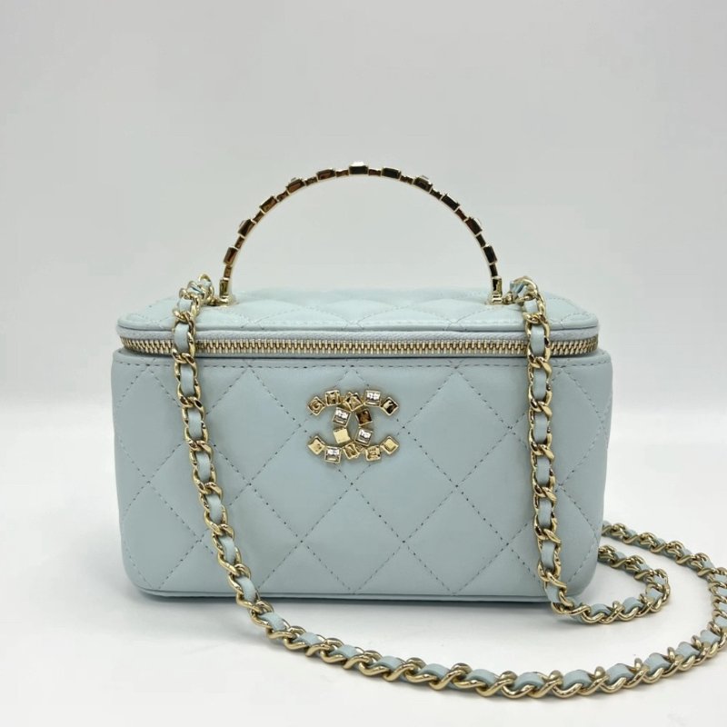 CHANEL 24P水鑽手柄化妝盒肩背斜背包17*10*8 99新配件塵袋-0