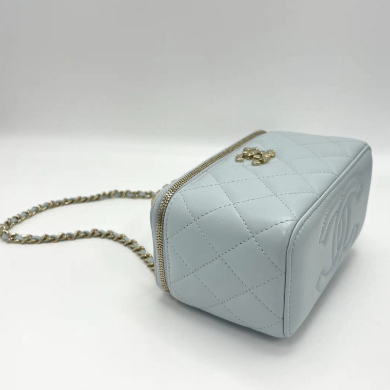 CHANEL 24P水鑽手柄化妝盒肩背斜背包17*10*8 99新配件塵袋-4