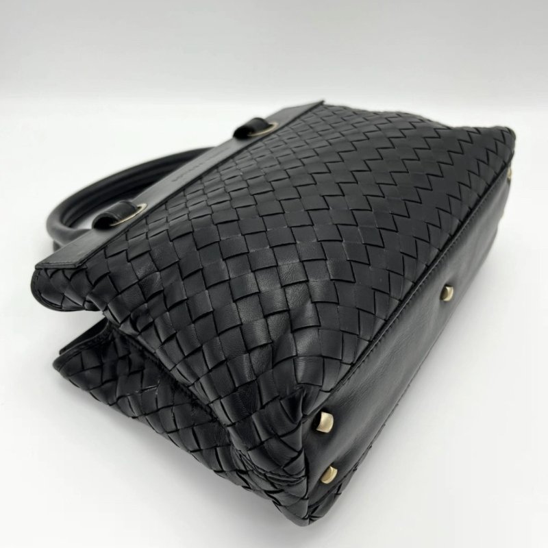 BV 黑色金扣編織手提斜背包 26*17*7 98新配件塵袋-4