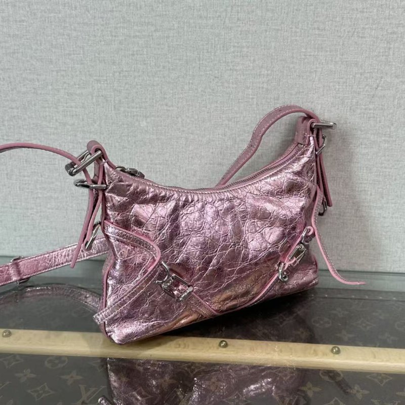 ✨GIVENCHY 粉色油蠟皮voyou mini 腋下包 22*15*3.5 98新配件塵袋-1