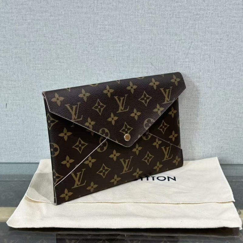 ✨LV 老花大號信封包 23*17*11 99新配件塵袋-1