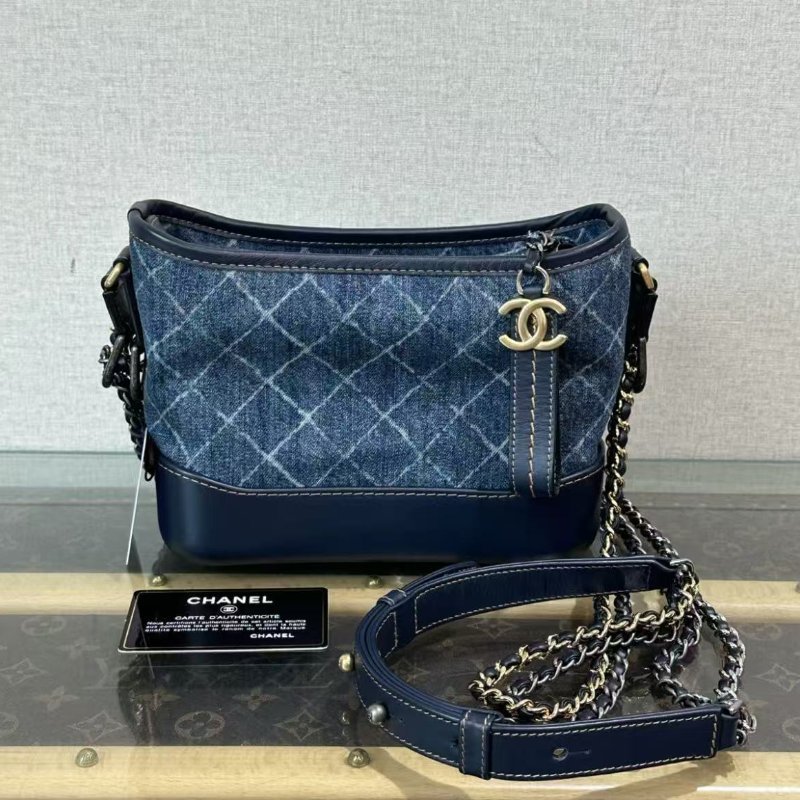 ✨CHANEL 牛仔小號流浪肩背斜背鍊條包 20*15*8 99新配件塵袋-0