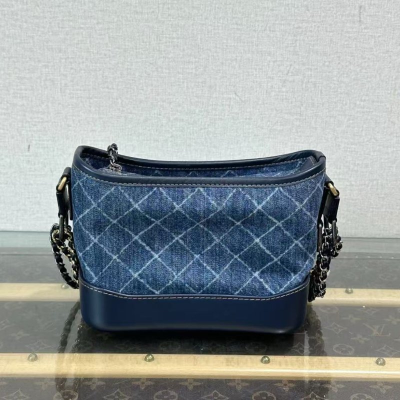 ✨CHANEL 牛仔小號流浪肩背斜背鍊條包 20*15*8 99新配件塵袋-5