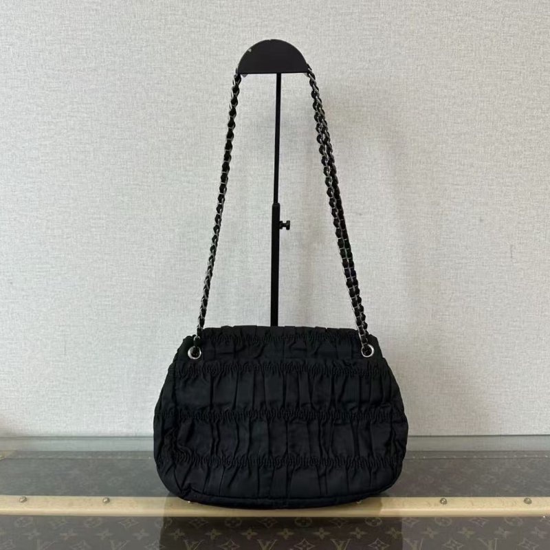 ✨PRADA 黑銀皺褶流浪腋下包 28*17*13 98新配件塵袋-5