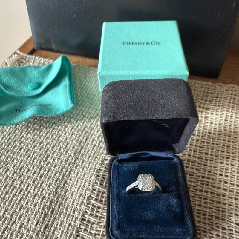 Tiffany & Co Legacy 鉑金白鑽戒指-0