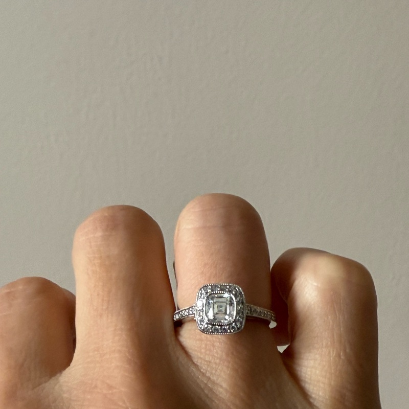 Tiffany & Co Legacy 鉑金白鑽戒指-10