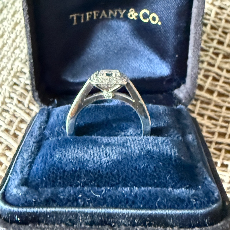 Tiffany & Co Legacy 鉑金白鑽戒指-16