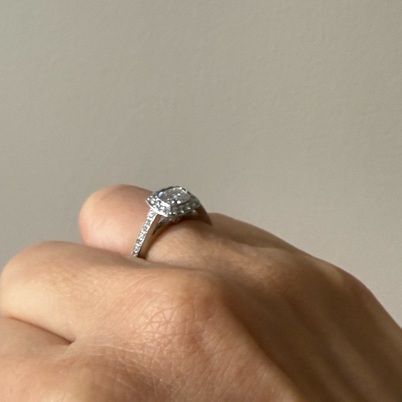 Tiffany & Co Legacy 鉑金白鑽戒指-17