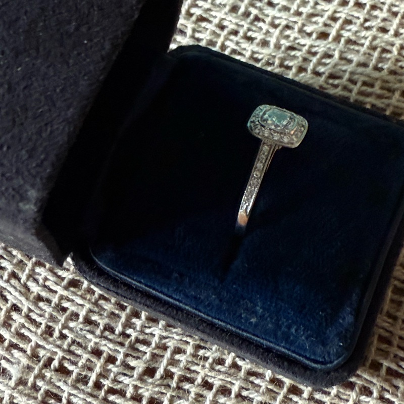 Tiffany & Co Legacy 鉑金白鑽戒指-19