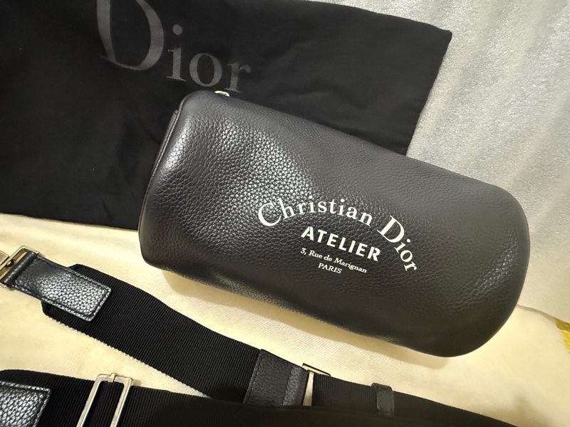 Christian Dior經典水桶包（絕版收藏款）男女通用-1